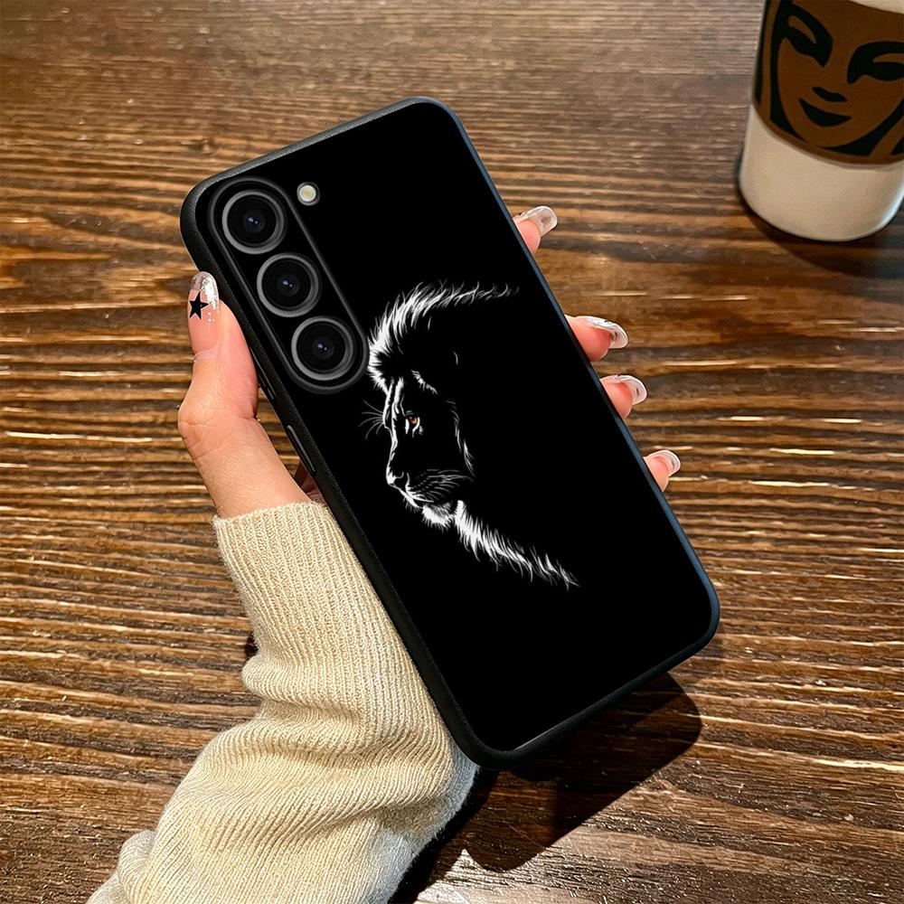 جراب هاتف بتصميم أسد ملكي أنيق - مراجعة Samsung Accessories Phone وسعره