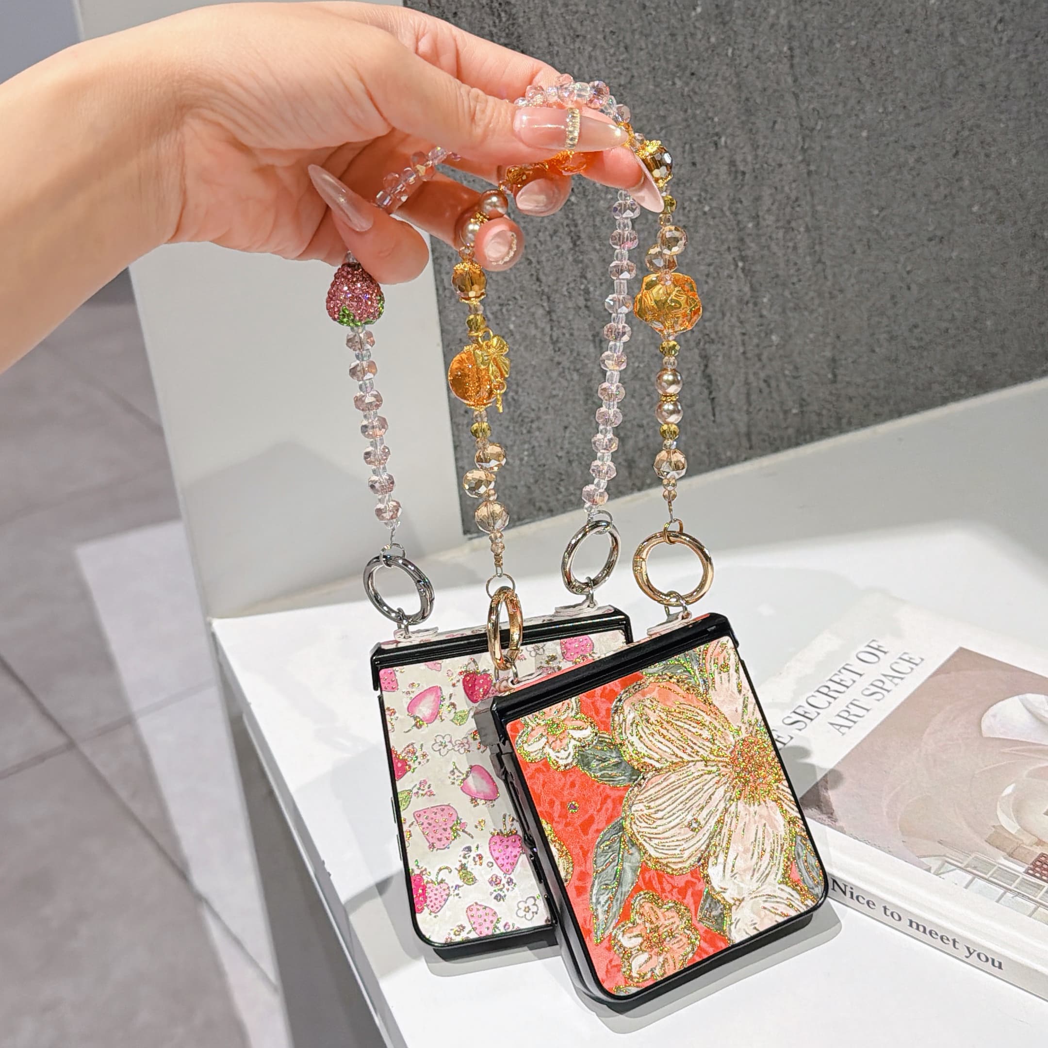 غطاء حماية مفصلي من جلد البولي - مراجعة Phone Accessories Crochet وسعره